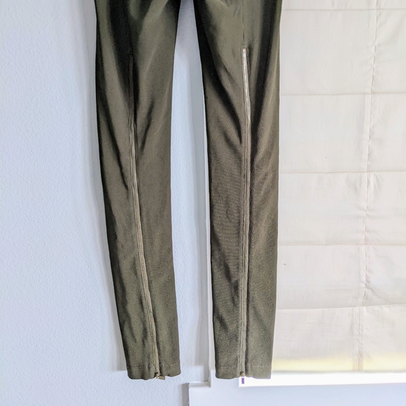 BCBG Olive Green Ribbed Leggings Back Zipper detail - Picture 5 of 12